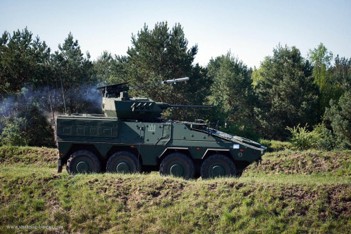 Vilkas_Boxer_8x8_Lituanie_A101_tir_Spike