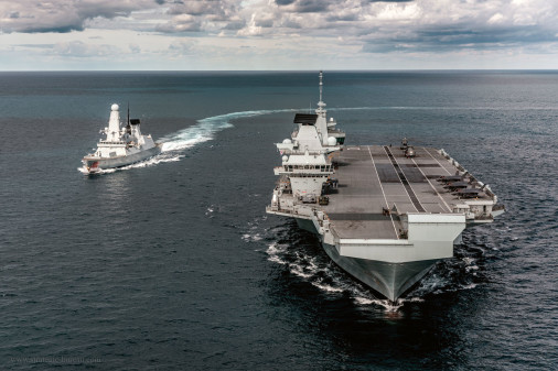 Porte-avions_Queen_Elizabeth_UK_A201