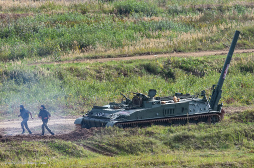 Army2020_demo_dinamique_A107_2S4_Tyulpan