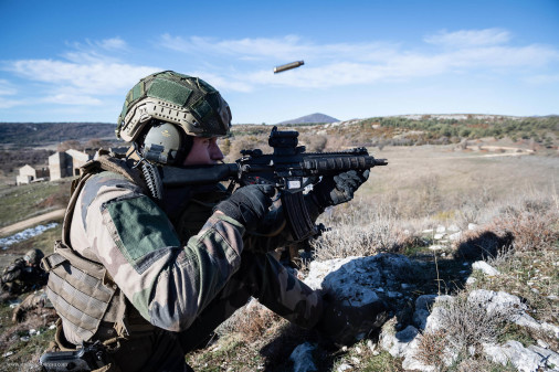 HK416F_fusille_France_A301_Canjuers