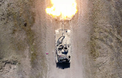 M1_Abrams_char_USA_A501_tir_en_Pologne