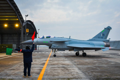 J-10CE_chasseur_Chine_Pakistan_A102