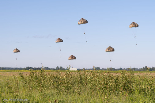 Parachutage_2REP_Estonie_Thunderlynx_A105