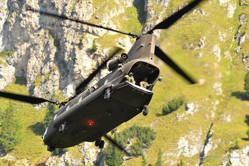 CH-47_Chinook_corde_lisse_Italie_A102