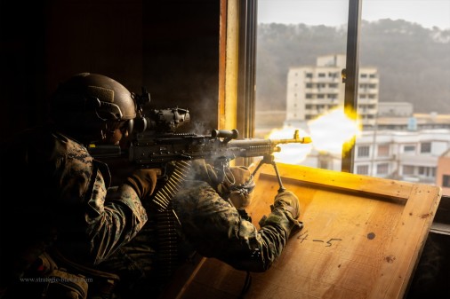 M240B_mitrailleuse_USMC_tir_2026_A101