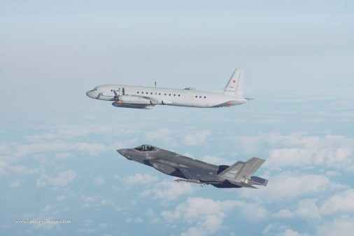 IL-20M_interception_F-35A_Norvege_002
